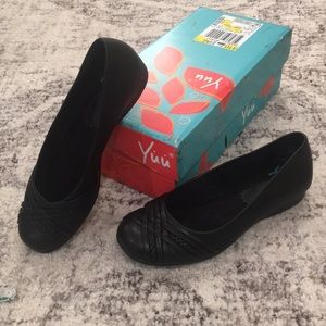 “Yuu” black flats